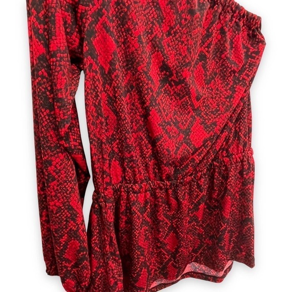 Michael Kors NWT One Shoulder Python Print Top Red and Black Medium - Picture 7 of 13